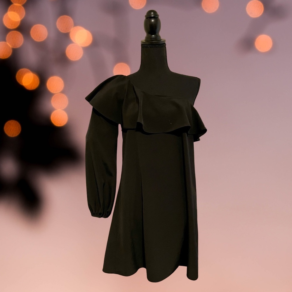 Black off the shoulder short dress